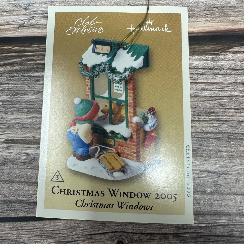 Hallmark 2005 Christmas Window #3, Club Ornament - Picture 8 of 9